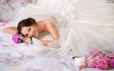 10 IMPORTANT TIPS WHEN YOU ARE LOOKING FOR A WEDDING DRESS