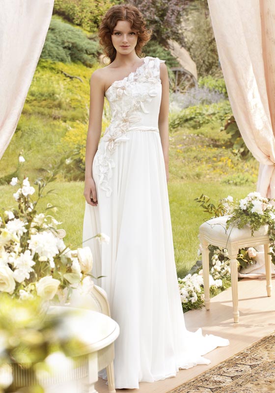 1414-one-shoulder-sheath-style-wedding-dress-with-flower-applique