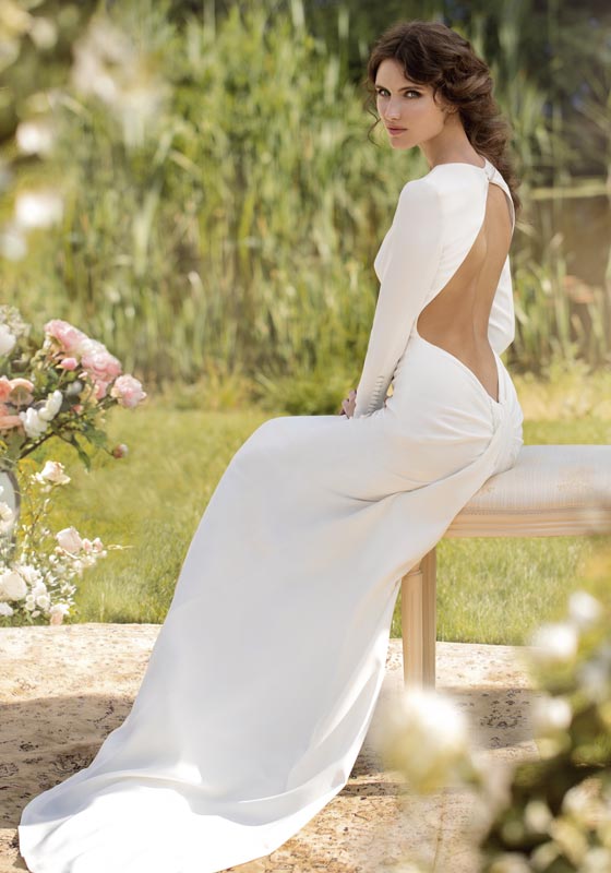 1415-long-sleeve-wedding-dress-with-open-back