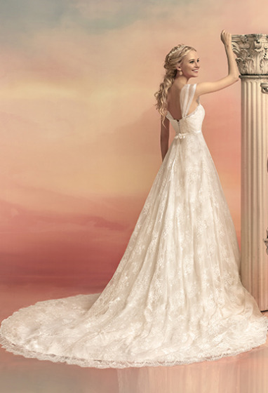 Lace wedding dress shopping tips