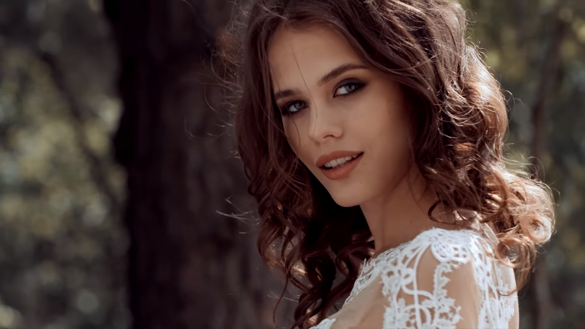 Papilio’s 2017 Wings of Love collection – Bring a Weightless Feeling to Your Wedding