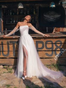 Wedding dress with slit and off-the-shoulder sleeves, available in ivory, ivory-purple