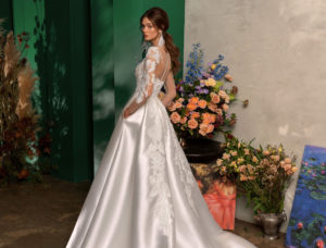 Wedding dresses with pockets