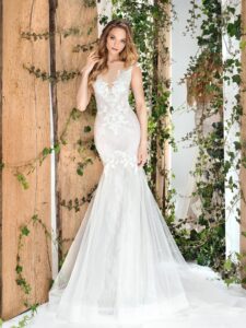 Fit and flare wedding dress with V-neck and keyhole back