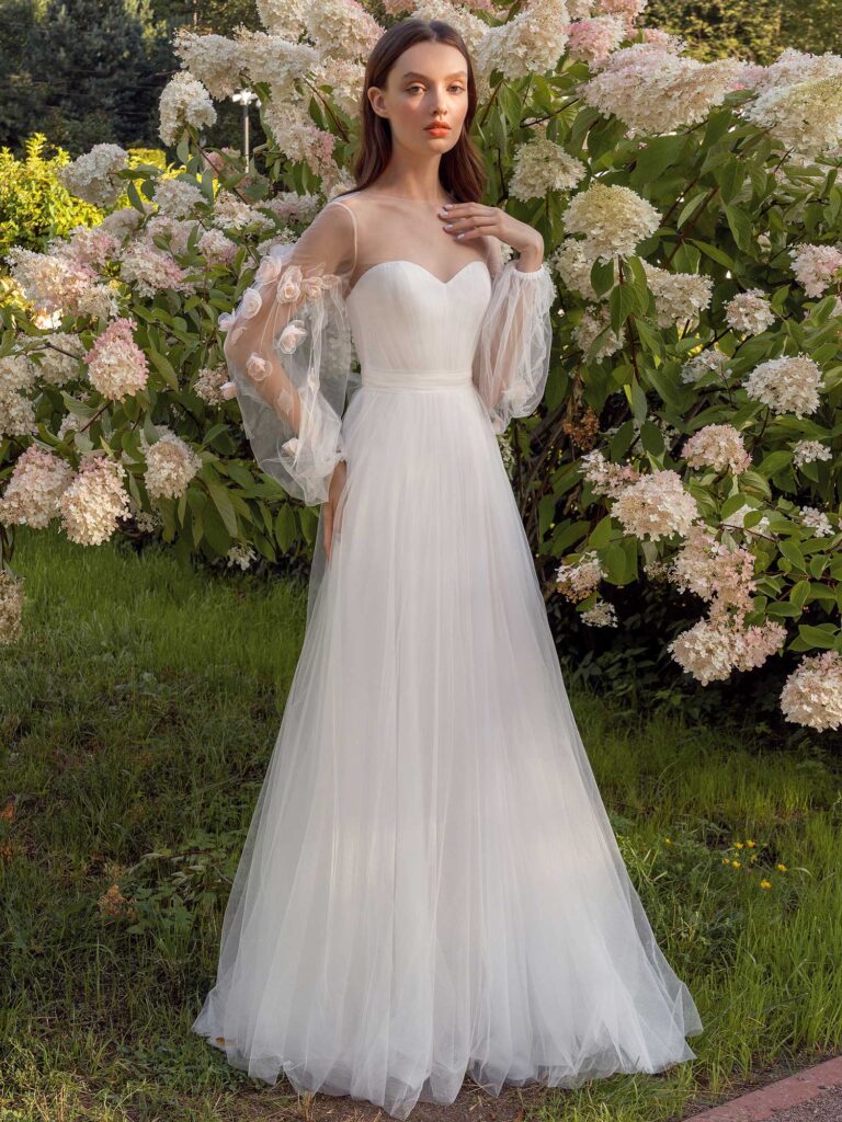 Affordable wedding dresses by Summer Garden Collection - Papilio
