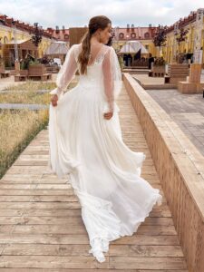 Sheath chiffon plus size wedding dress with long sleeves