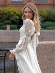 Square-neck wedding dress with long sleeves