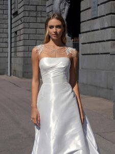 Strapless A-line wedding dress with straight neckline