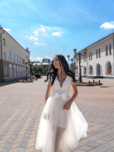 Short A-line wedding dress with pearls