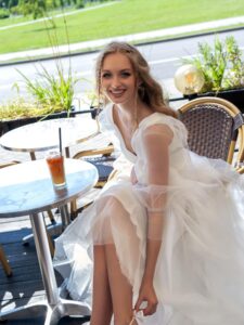 V-neck ball gown wedding dress with long balloon sleeves