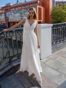 Chiffon flowing wedding dress