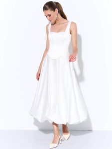 Style #L-0723-3/L-0123-8, available in ivory or black