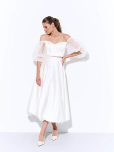 Style #L-0823-3/L-0123-8, available in ivory or black