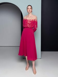 Chiffon tea-length dress with floral embroidery